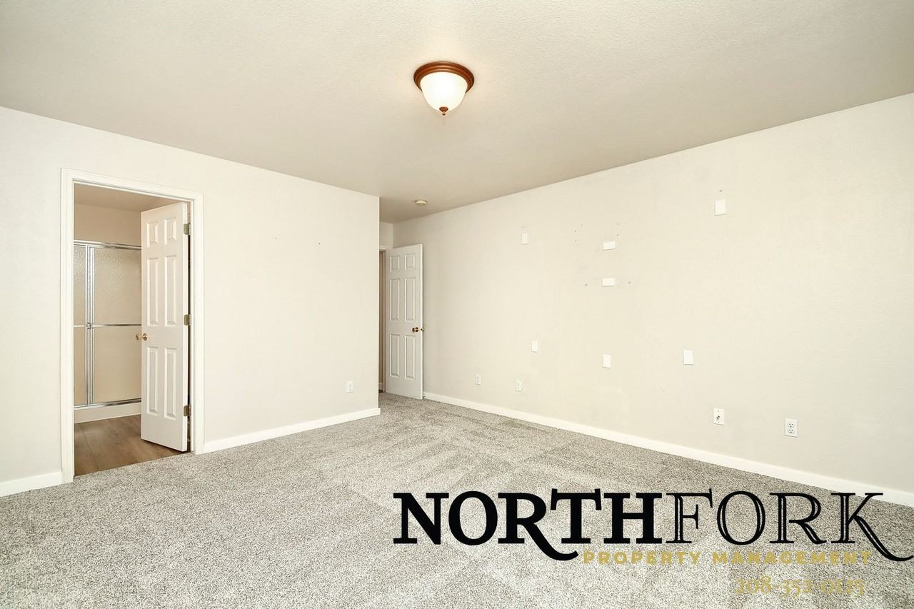 324 Procyon Pl - Photo 6 of 11