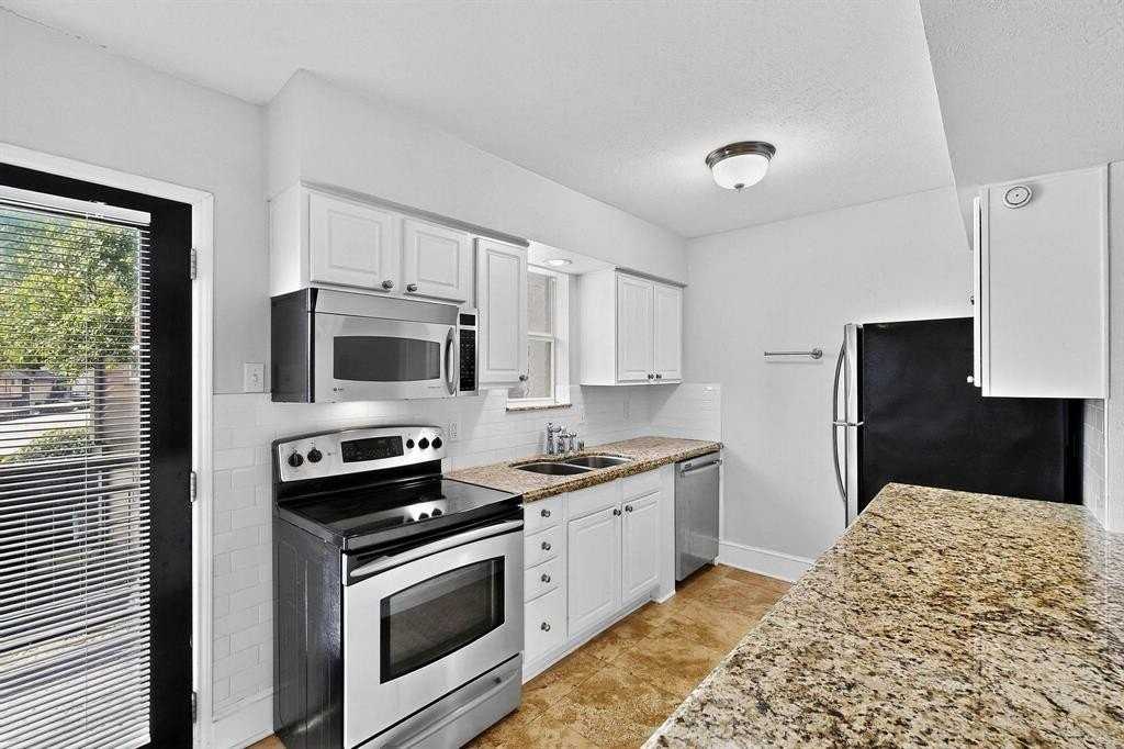 7736 Meadow Road #203 - Photo 5 of 38