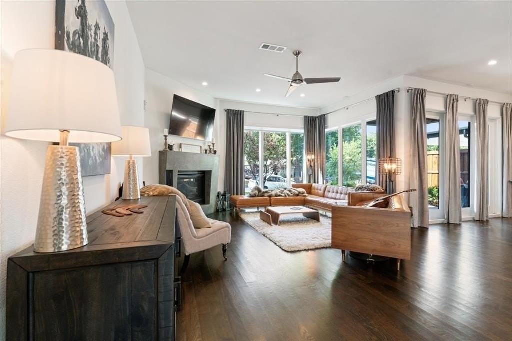 5135 Vickery Blvd - Photo 2 of 40