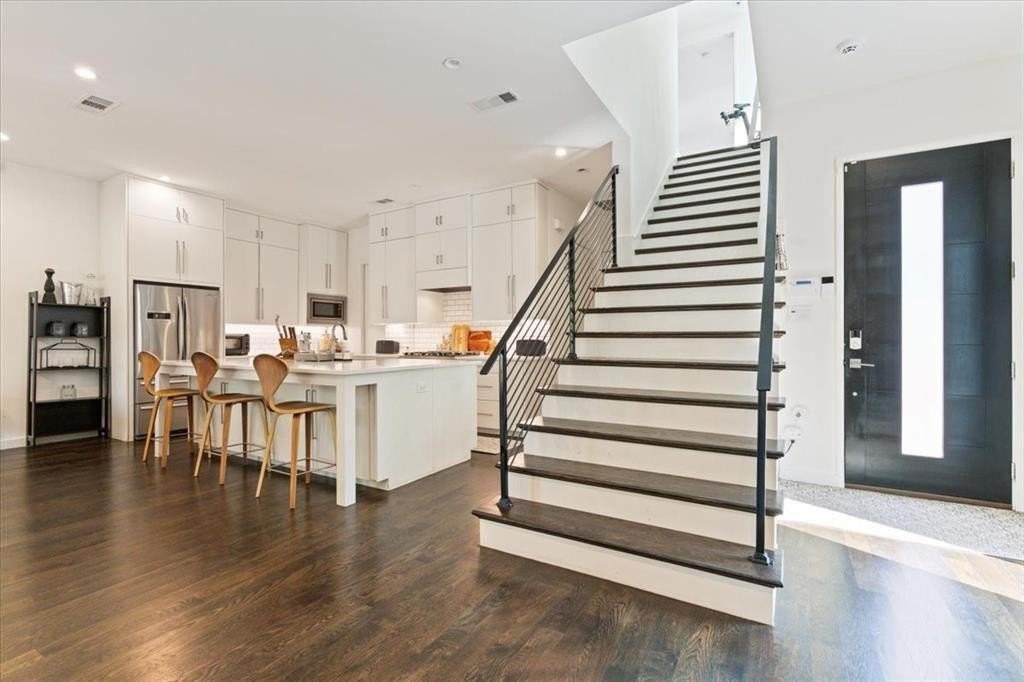 5135 Vickery Blvd - Photo 7 of 40