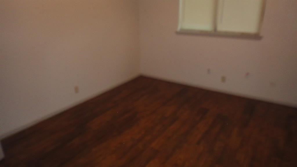 1115 Collier St - Photo 6 of 7