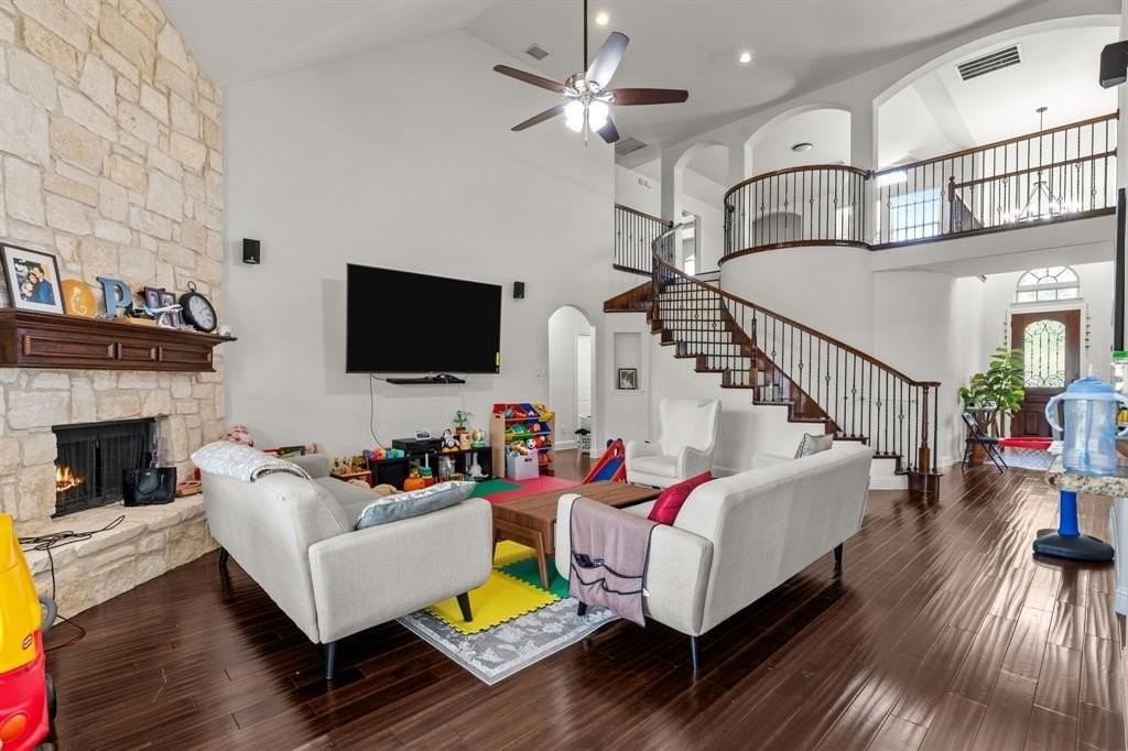 3524 Hutch Dr - Photo 7 of 30