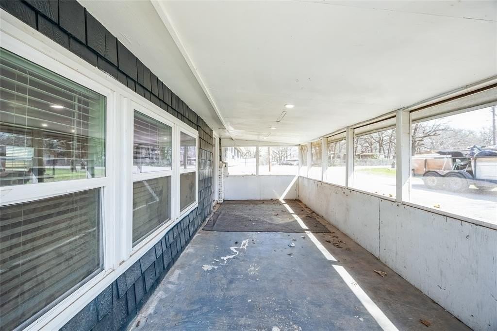 229 Sherman Dr - Photo 5 of 40