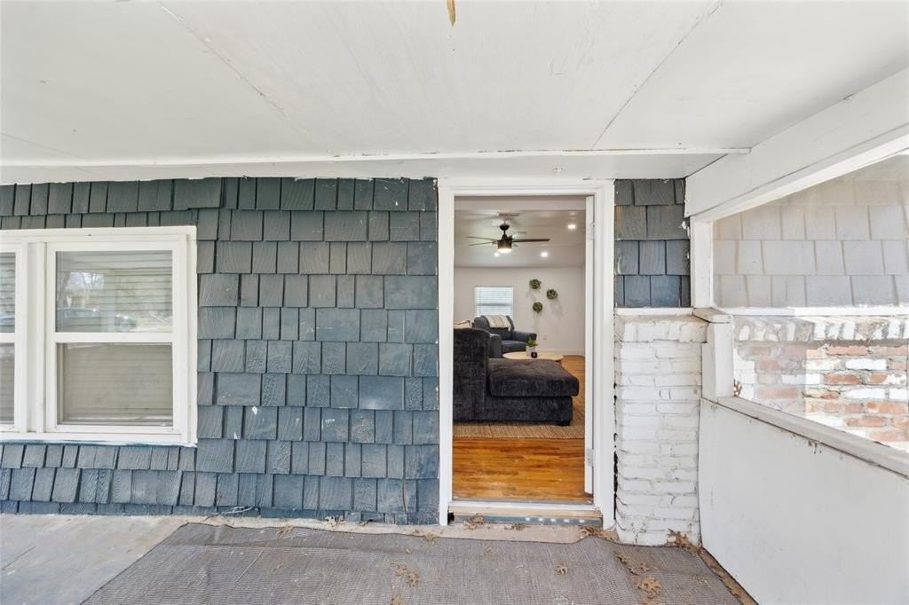 229 Sherman Dr - Photo 6 of 40