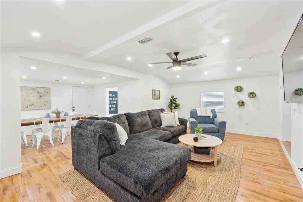 229 Sherman Dr - Photo 7 of 40