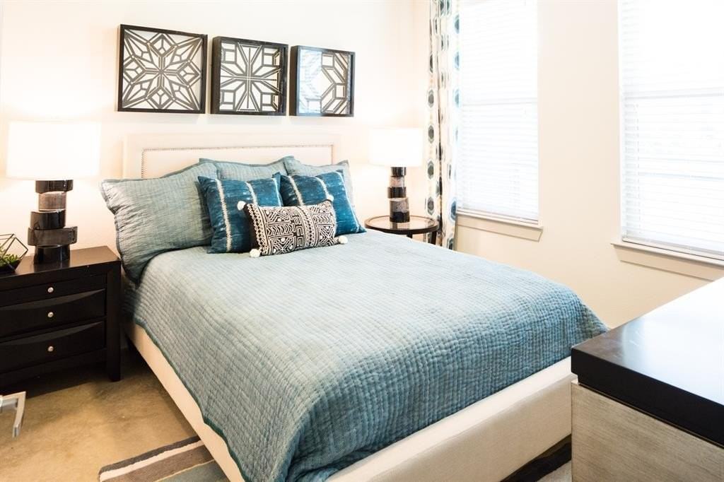 2101 W Rosedale St #201 - Photo 4 of 8