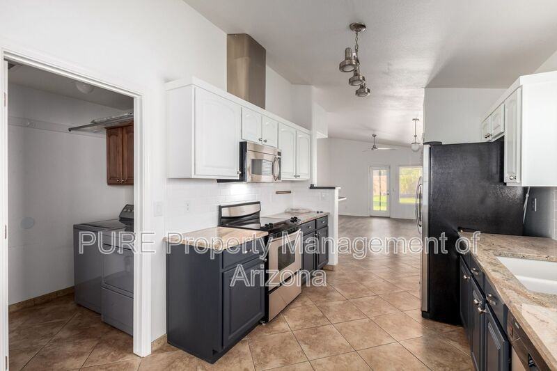 4718 E Mossman Rd - Photo 5 of 17