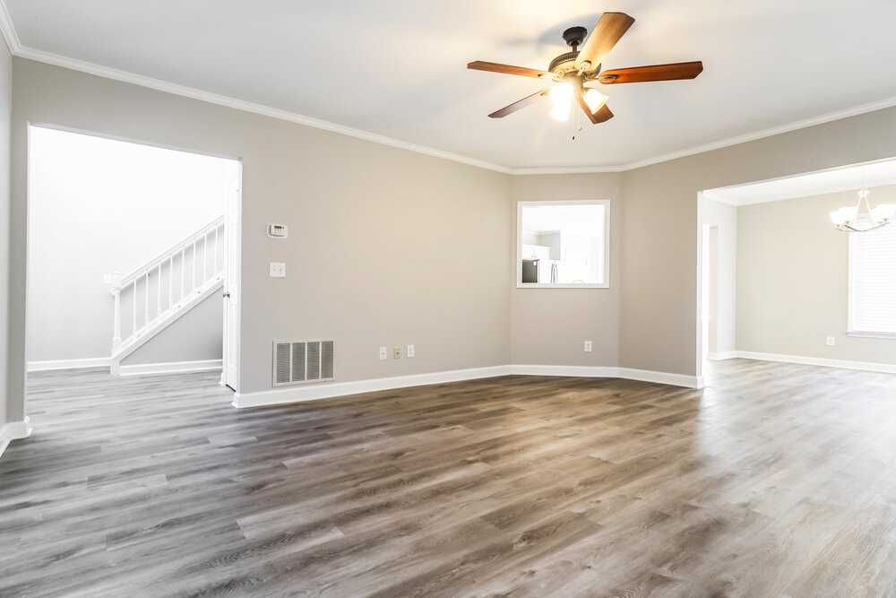 1504 Justin Dr - Photo 6 of 18