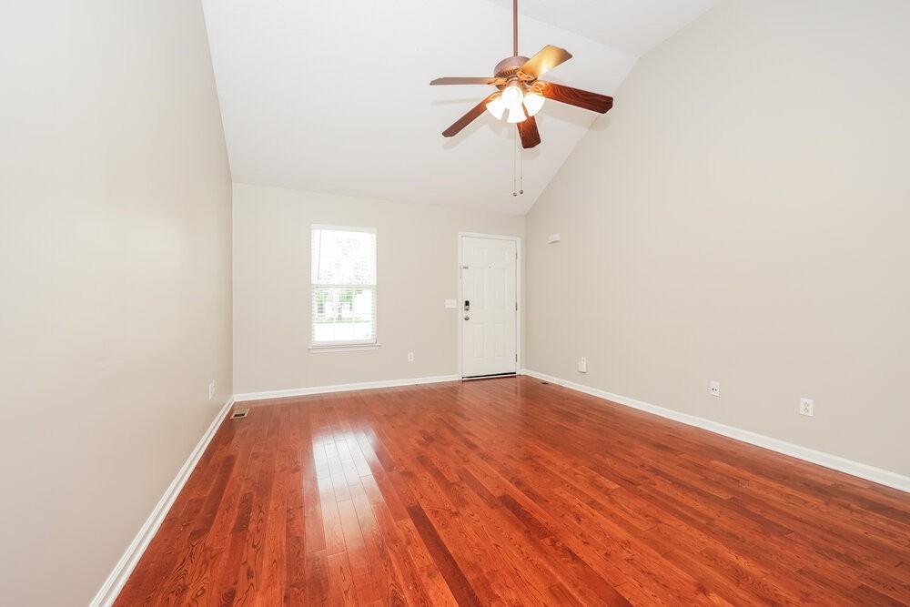 1915 Steaford Ct - Photo 3 of 16