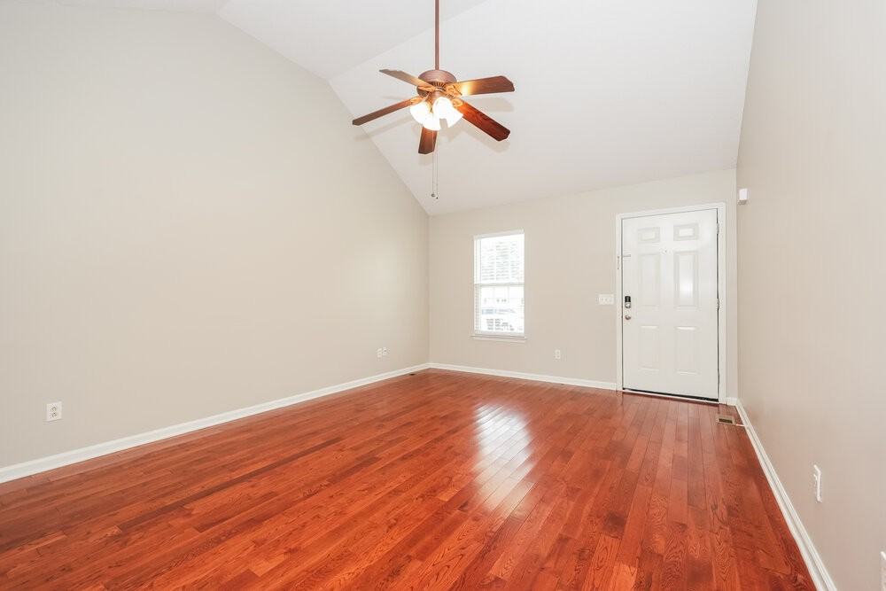 1915 Steaford Ct - Photo 4 of 16