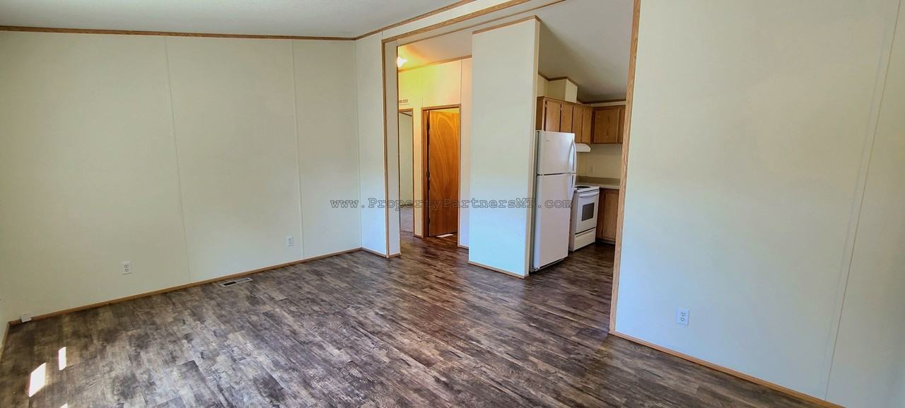 110 Sunlight Ave - Photo 3 of 10