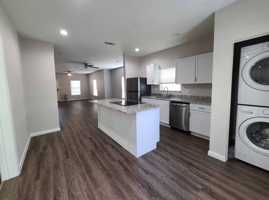 featured image of 1401 Moore St