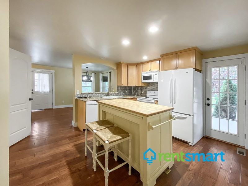 2626 Oshaughnesy St - Photo 2 of 32