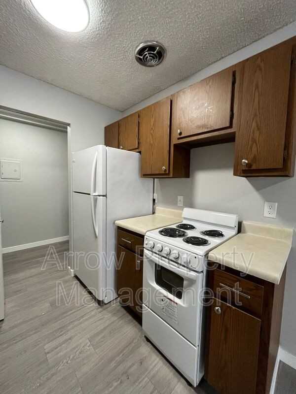 11141 N(Waverly) #12 - Photo 3 of 12