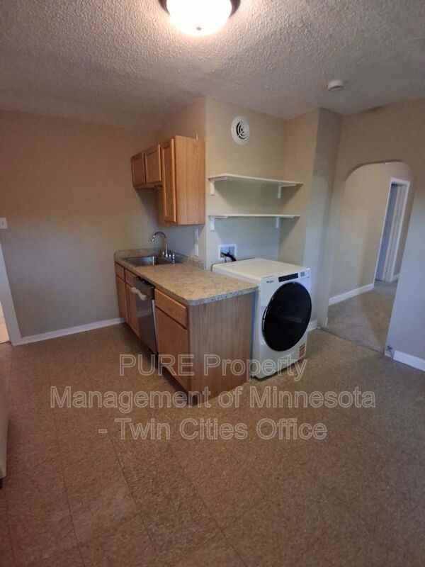 987 Churchill St #2 - Photo 3 of 14