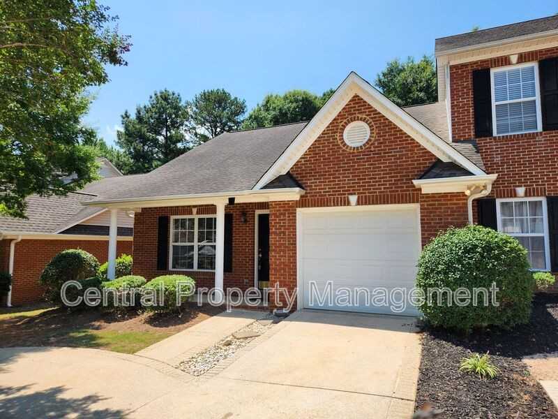 303 Rexford Dr - Photo 2 of 30