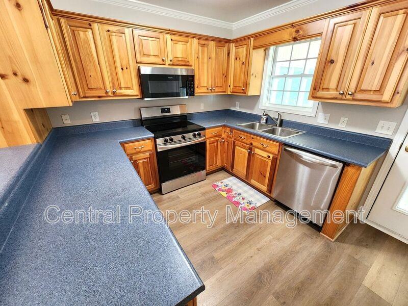 303 Rexford Dr - Photo 5 of 30