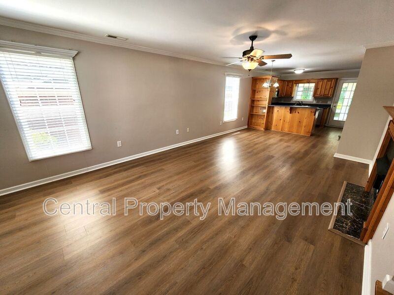 303 Rexford Dr - Photo 7 of 30