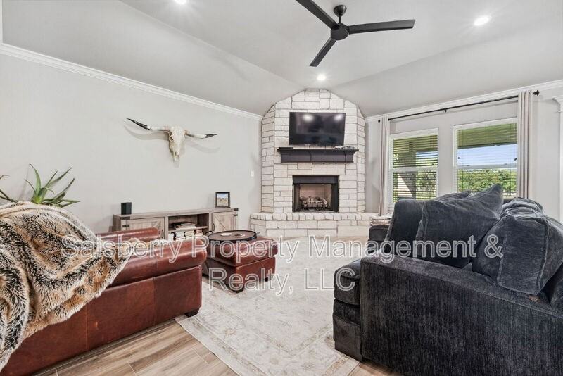 3310 Windcrest Dr - Photo 6 of 28