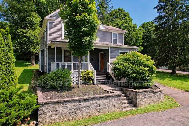 505 B St #2 - Photo 3 of 43