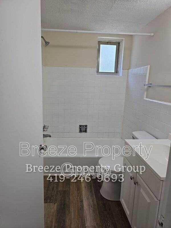 2445 W Bancroft St #2445-12 - Photo 5 of 7