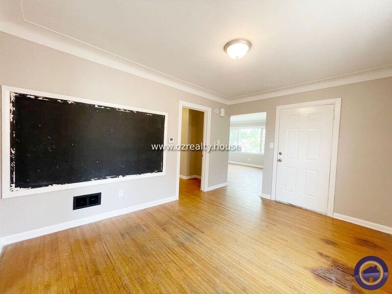 837 Colburn St #2 - Photo 3 of 13