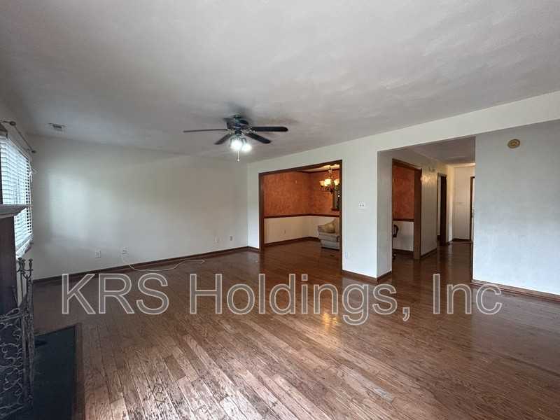 2137 Weybridge Drive - Photo 6 of 12