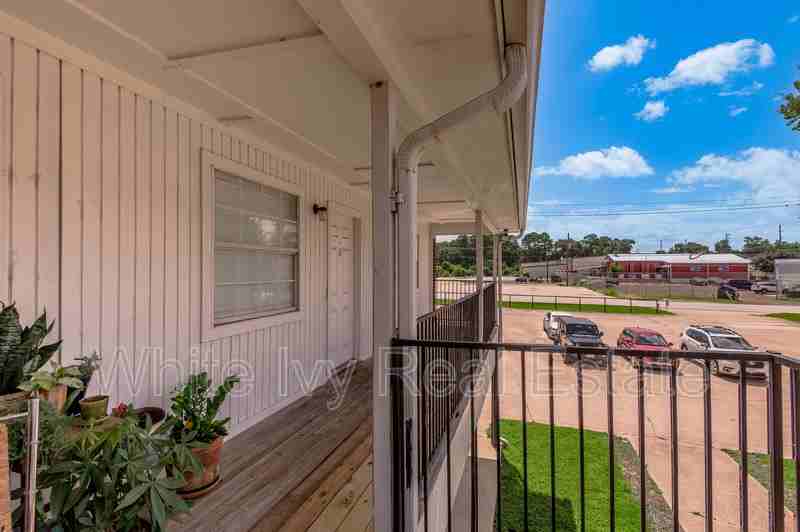 600 Palm St #8 - Photo 2 of 17