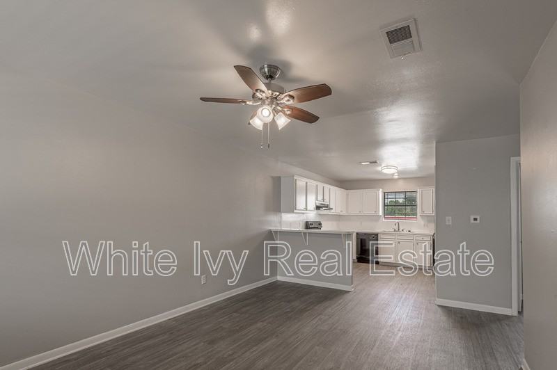 600 Palm St #8 - Photo 4 of 17