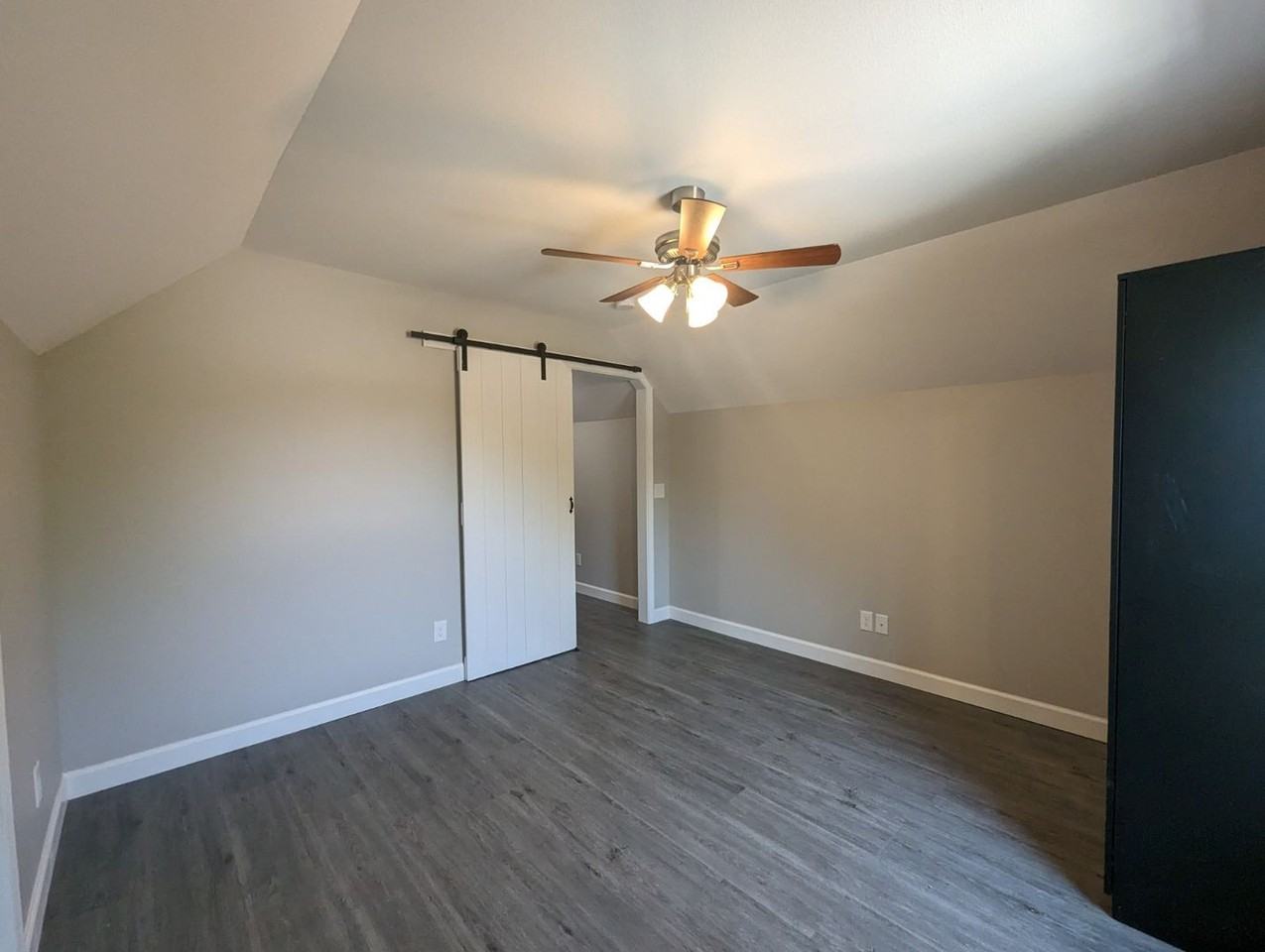 440 23rd St - Photo 5 of 10