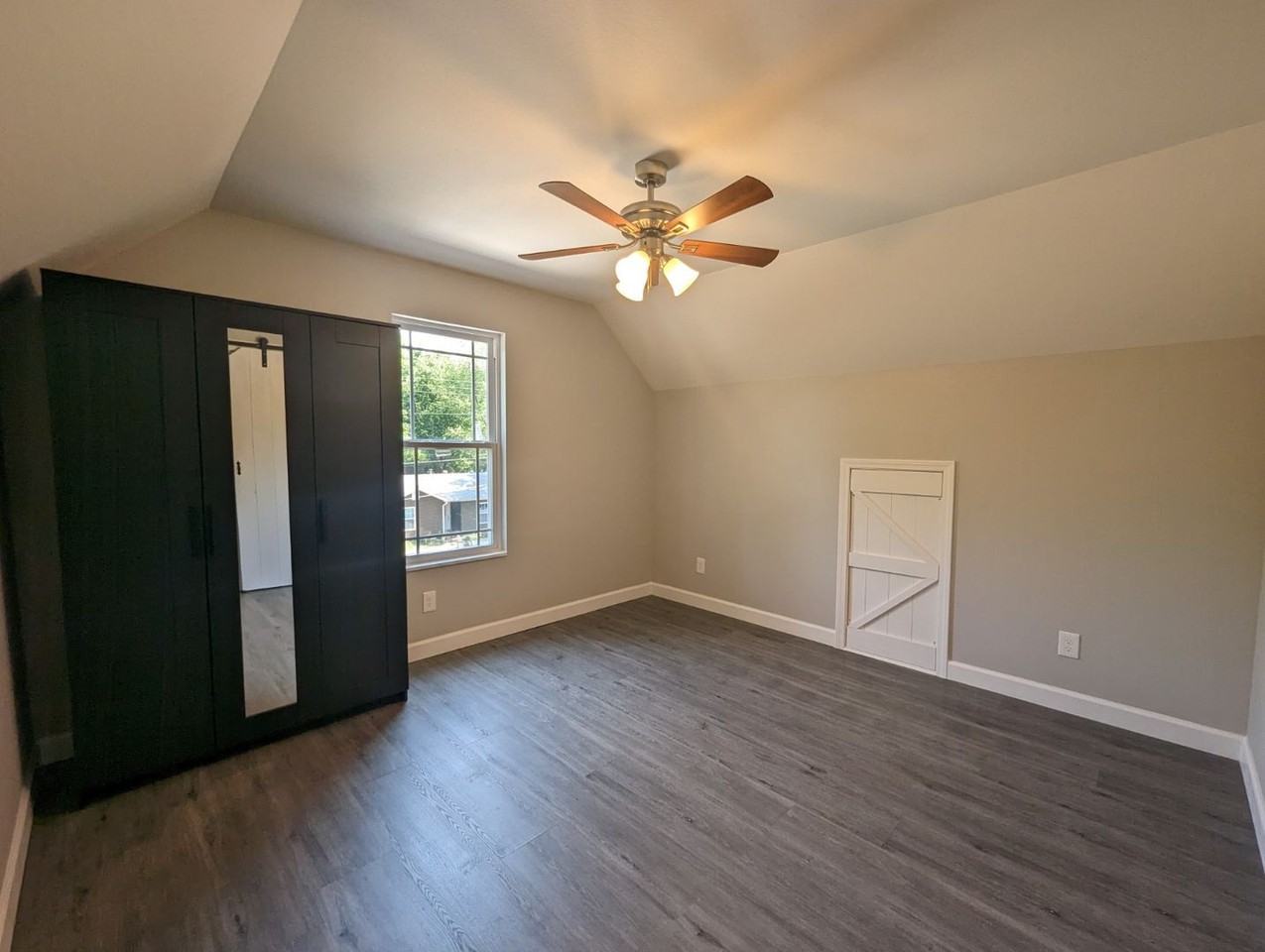 440 23rd St - Photo 6 of 10