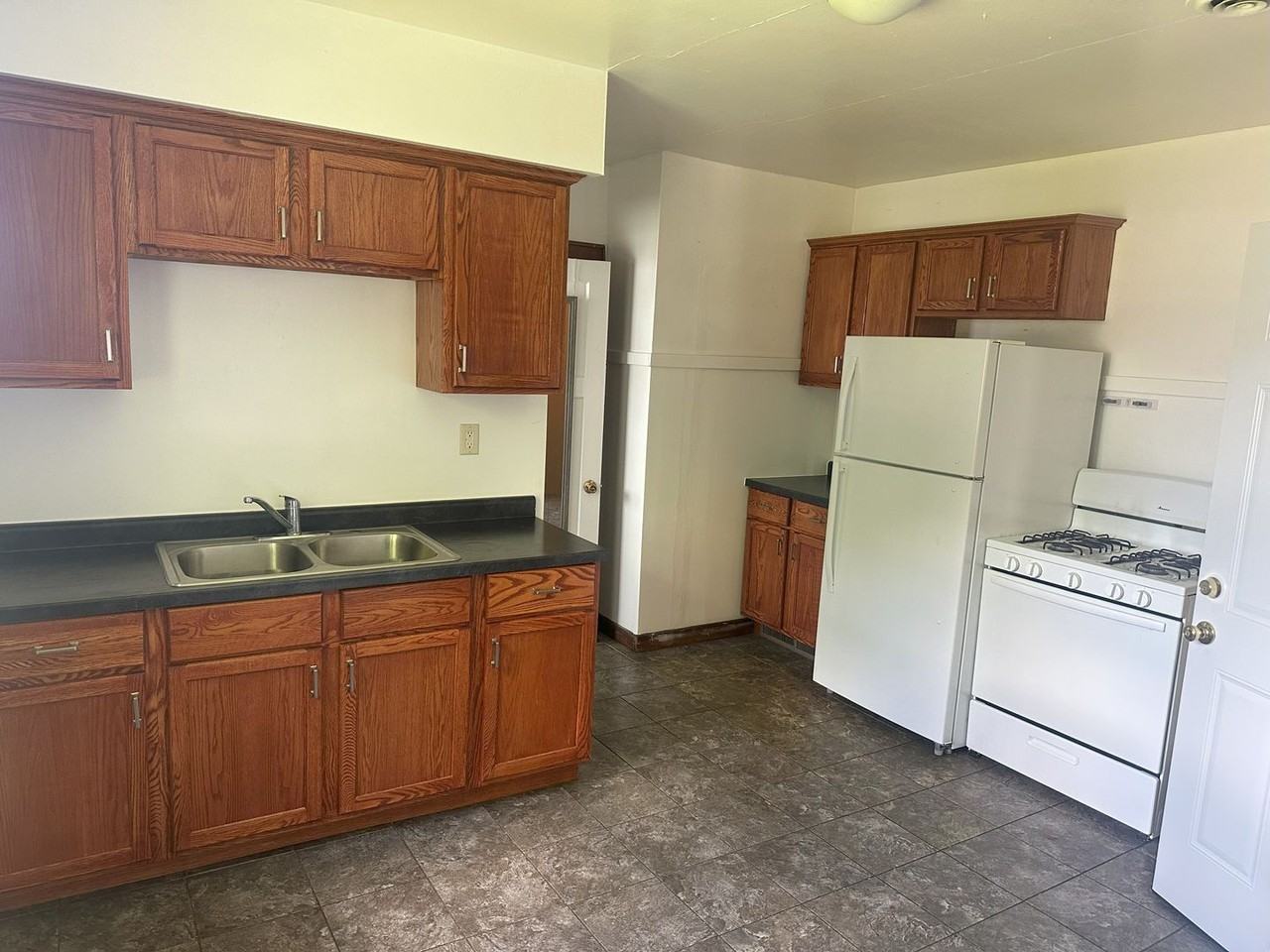 3643 W Mitchell St - Photo 3 of 16