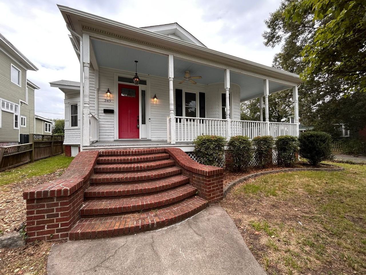 349 E Pembroke Ave - Photo 2 of 13