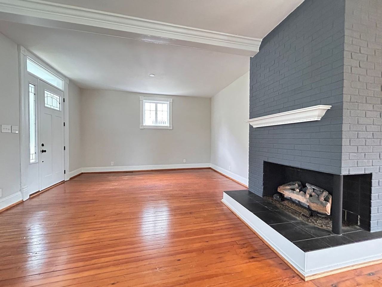 349 E Pembroke Ave - Photo 3 of 13