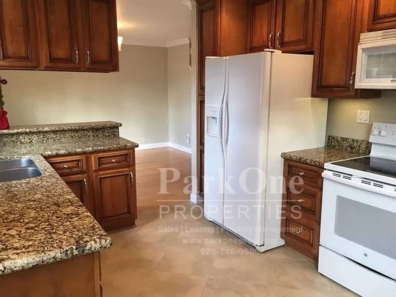 5246 Pebble Glen Dr - Photo 2 of 12