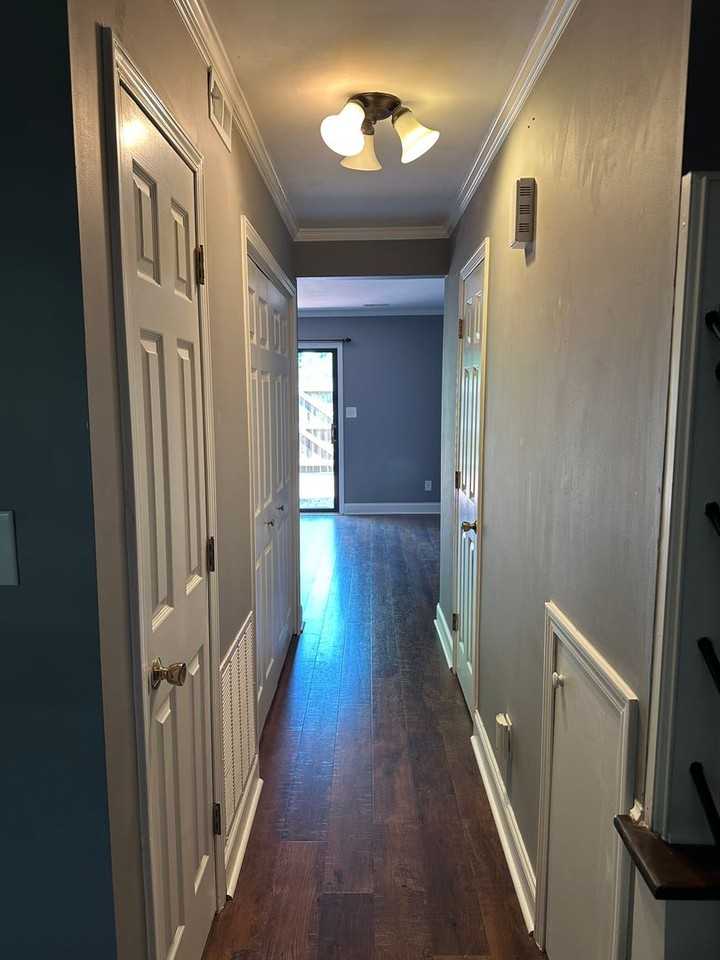 404 Herndon Dr - Photo 2 of 13