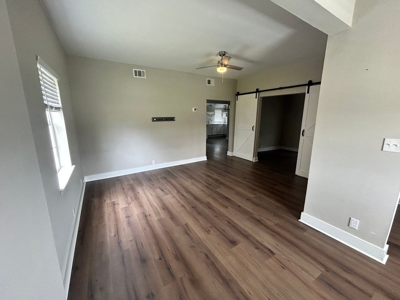 1116 Michigan Ave - Photo 5 of 27