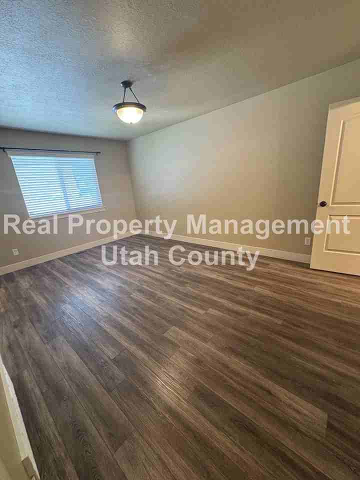 2083 N Raspberry Dr - Photo 5 of 18