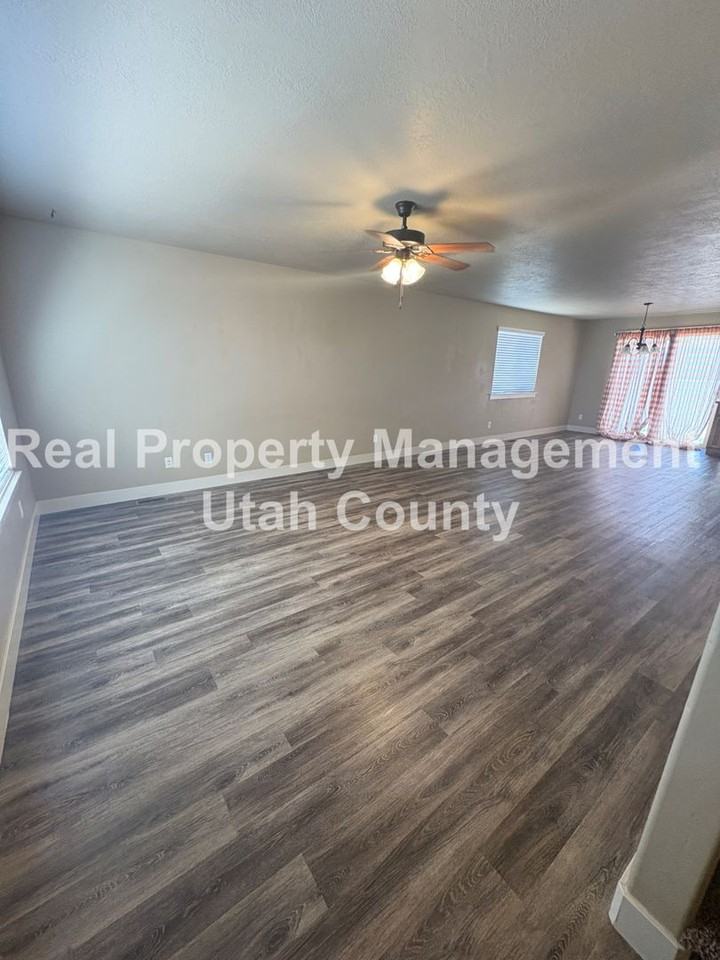 2083 N Raspberry Dr - Photo 6 of 18