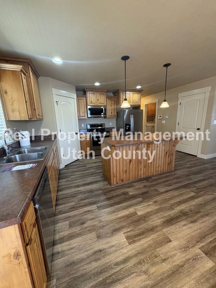 2083 N Raspberry Dr - Photo 7 of 18
