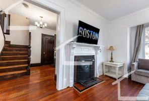 featured image of 18 Holton Street