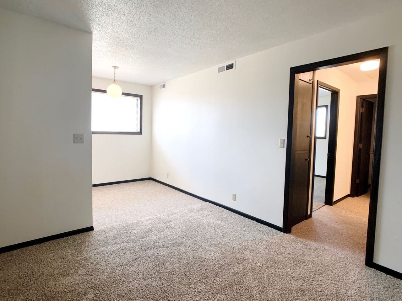 Winchester Aparttments - Photo 2 of 7