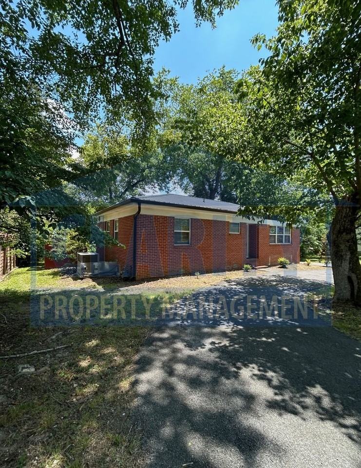 1900 Westside Dr Nw - Photo 2 of 22