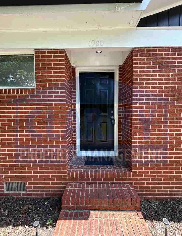 1900 Westside Dr Nw - Photo 3 of 22