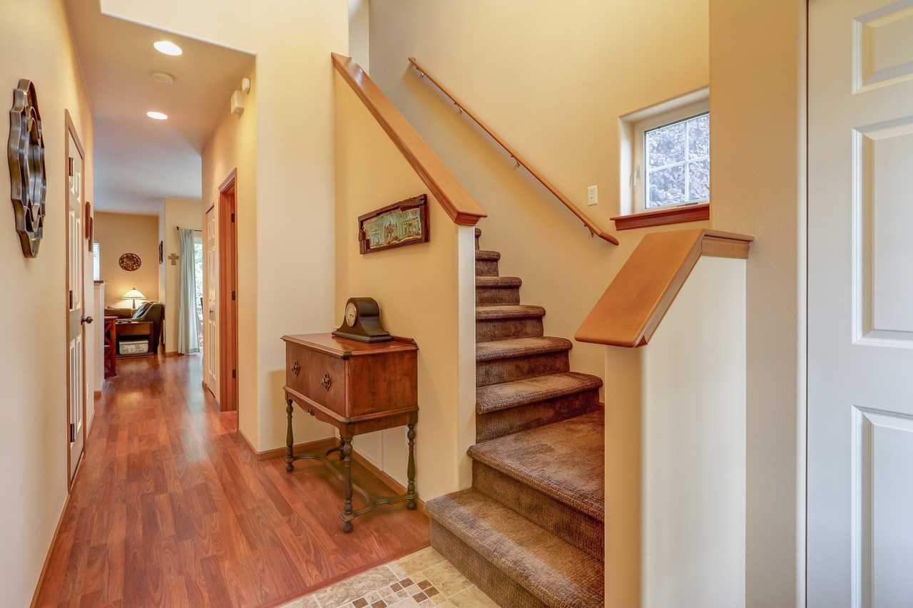 10595 Ne Kingston Meadows Cir - Photo 2 of 15