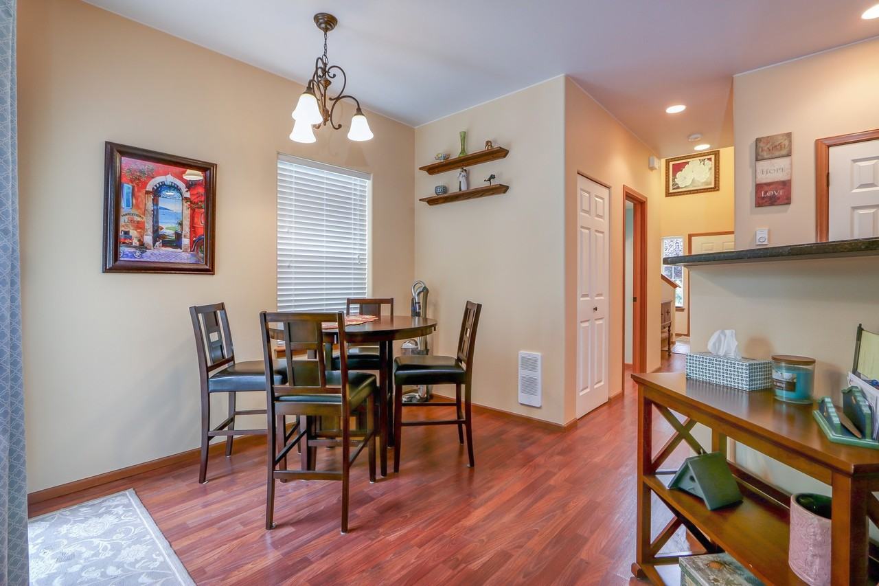 10595 Ne Kingston Meadows Cir - Photo 3 of 15