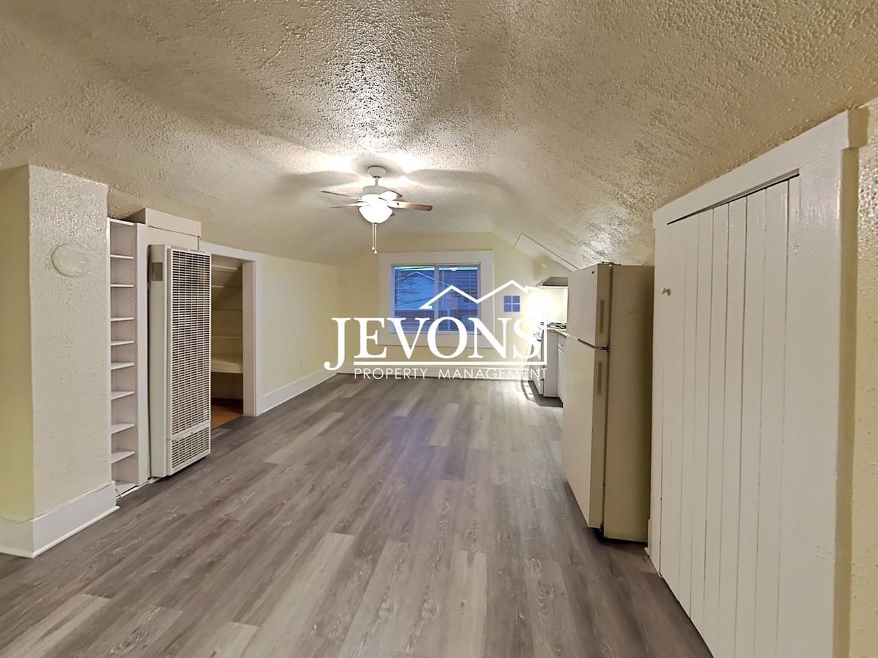 112 D St Sw #3 - Photo 6 of 29