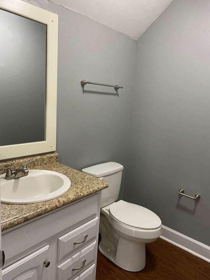 2610 Old Bainbridge Rd - Photo 2 of 8