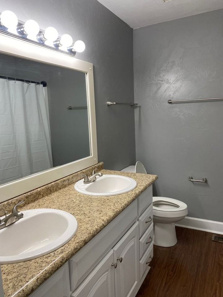 2610 Old Bainbridge Rd - Photo 3 of 8