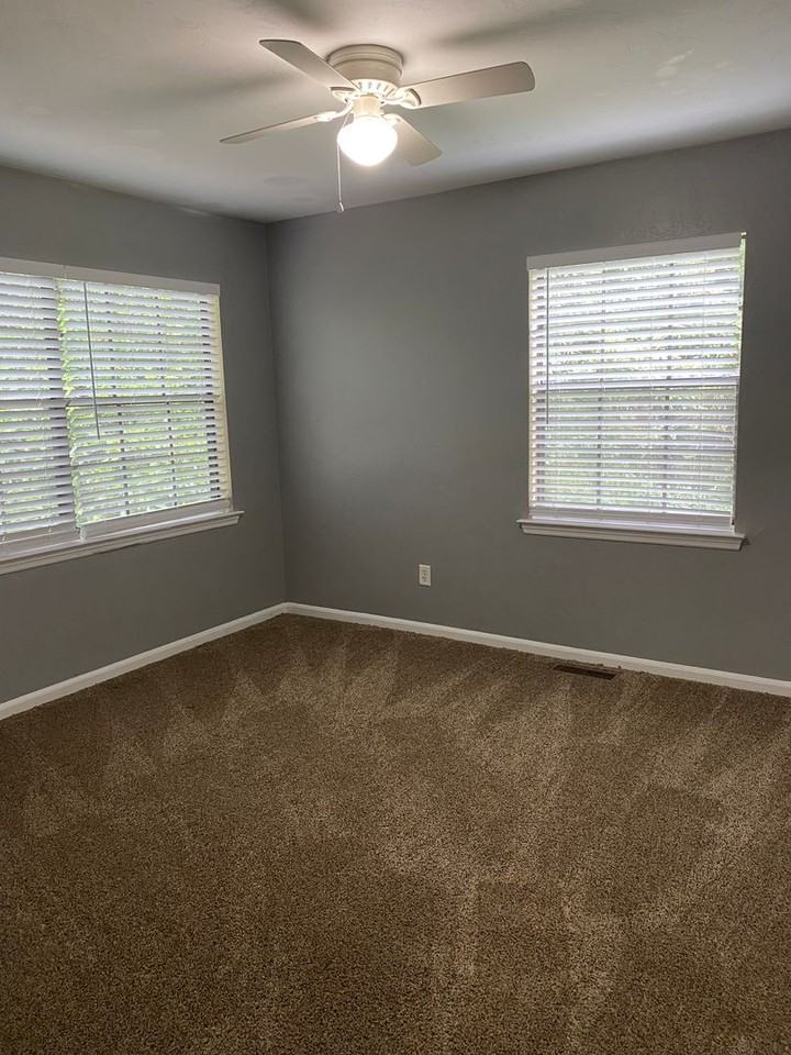 2610 Old Bainbridge Rd - Photo 4 of 8